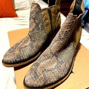 Brand new in box never worn Liberty Black Elsa booties size 9